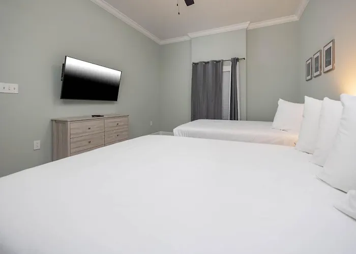 Phoenix Gulf Towers 1507
